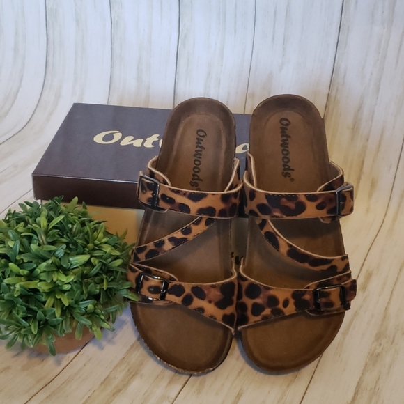 Stylish Leopard print footbed slide sandals - Picture 2 of 8